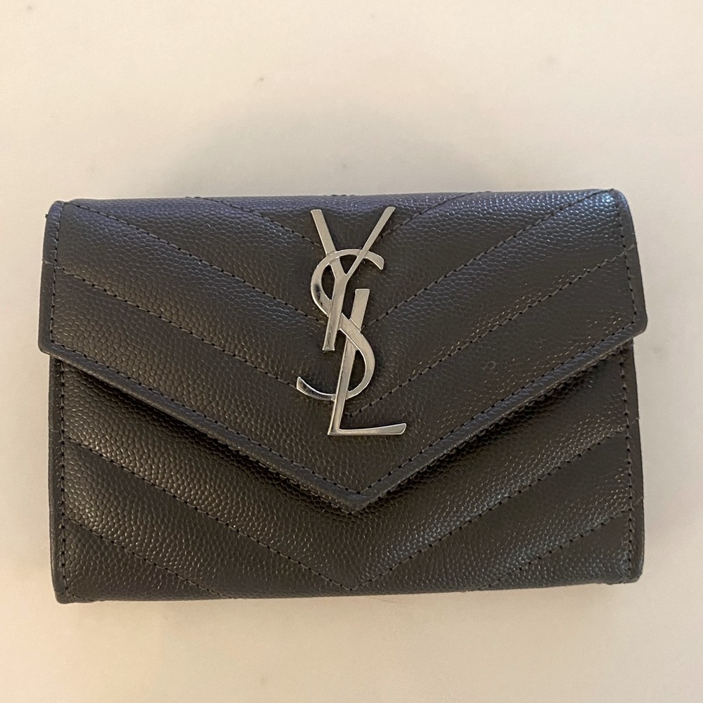YSL Saint Laurent Cassandre Matelasse Small Envelope Wallet in Gray / Silver